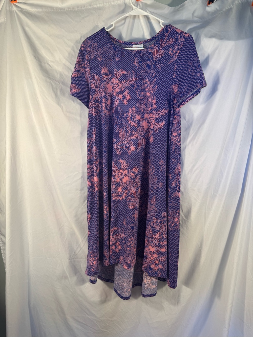 LuLaRoe Carly Swing Dress Medium M Purple Pink Floral High Low Short Sleeve